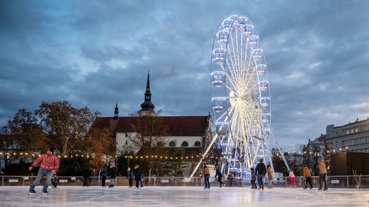 Děti z domovů mohou zdarma obdivovat vánoční Brno z vyhlídkového kola nebo balonu
